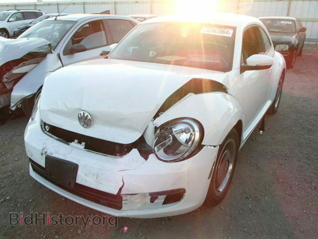 2012 VOLKSWAGEN BEETLE - VIN: 3VWJP7ATXCM619818 - Фото 2
