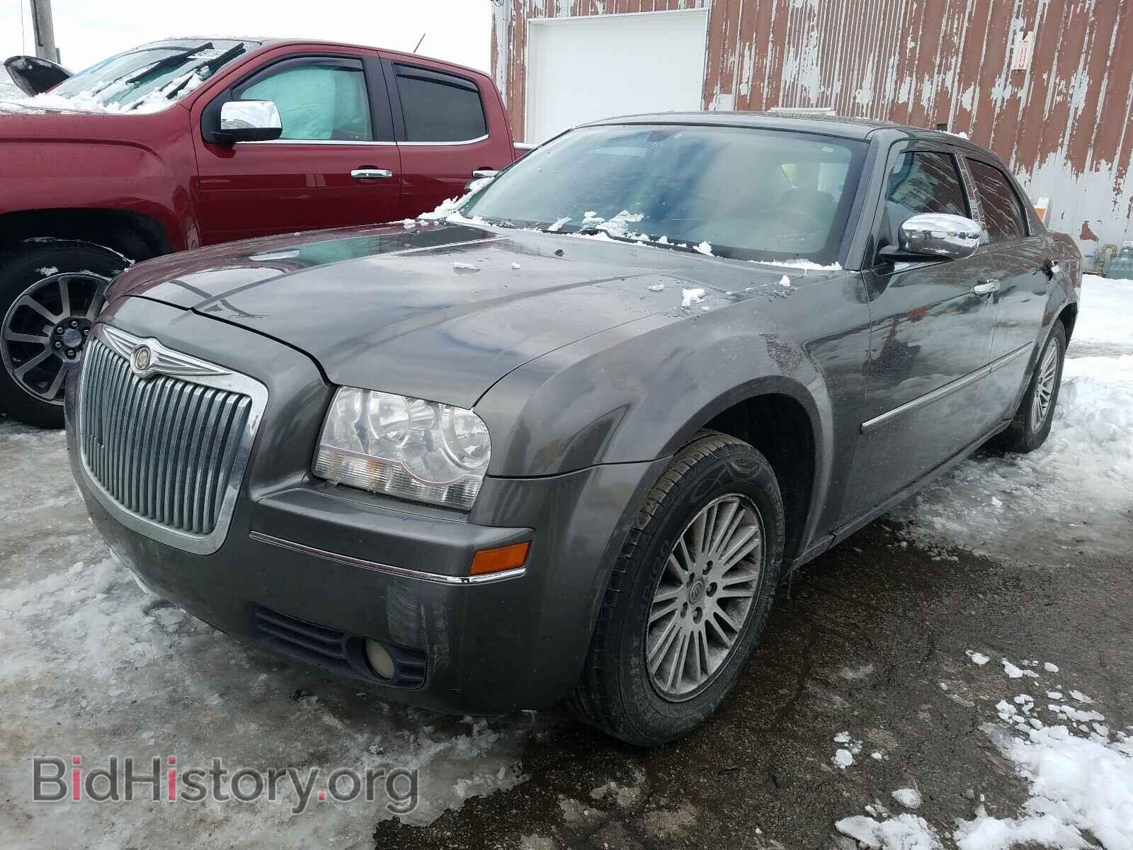 2010 CHRYSLER 300 - VIN: 2C3CA5CV7AH115923 - Фото 2