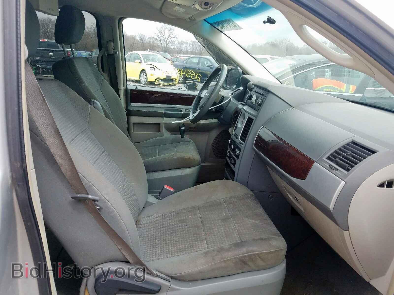 2010 CHRYSLER TOWN & COU - VIN: 2A4RR5D18AR234983 - Фото 5