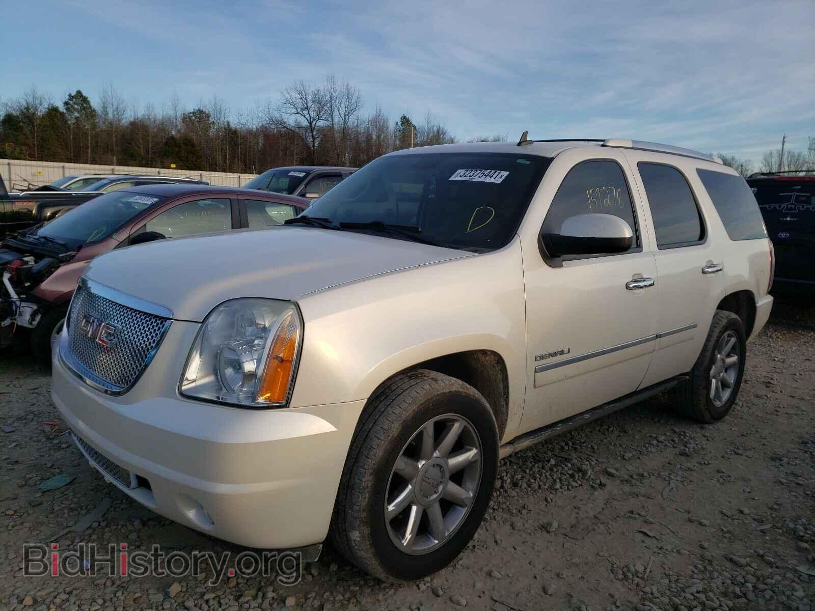 2011 GMC YUKON - VIN: 1GKS1EEF7BR113219 - Фото 2