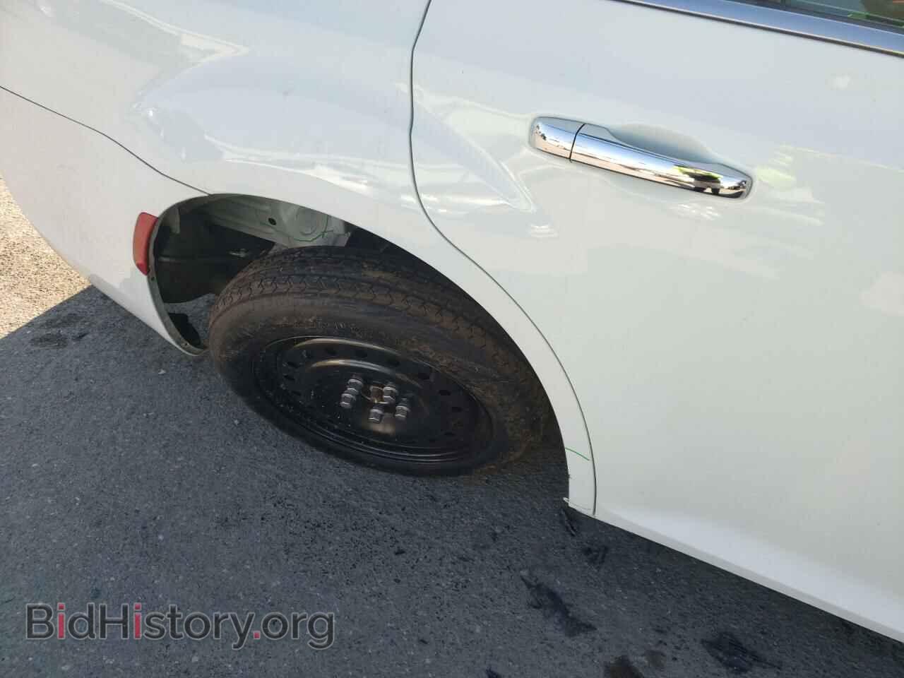 2019 CHRYSLER 300 - VIN: 2C3CCAKG5KH689895 - Фото 9