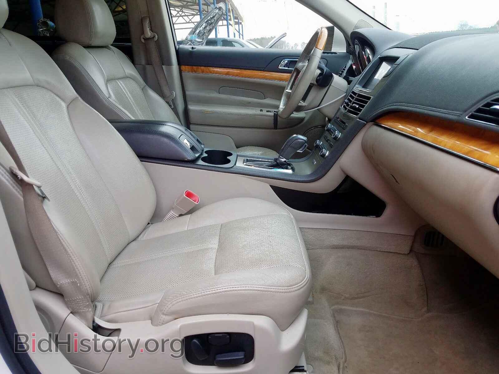 2011 LINCOLN MKT - VIN: 2LMHJ5AT4BBJ54301 - Фото 5