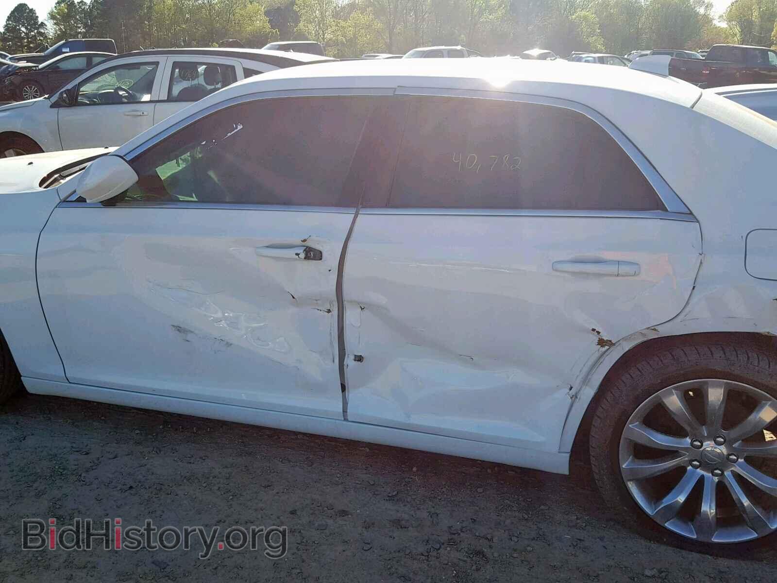 2016 CHRYSLER 300 - VIN: 2C3CCAAG6GH313764 - Фото 9