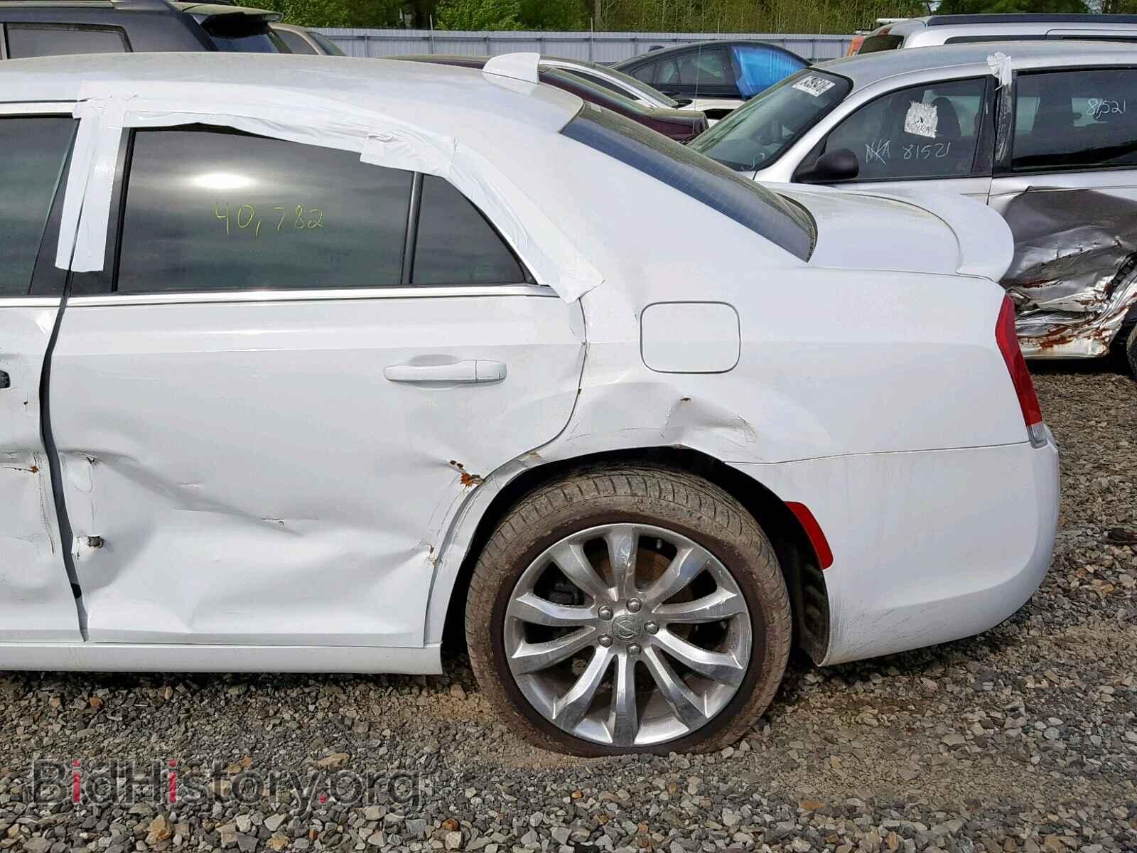 2016 CHRYSLER 300 - VIN: 2C3CCAAG6GH313764 - Фото 10