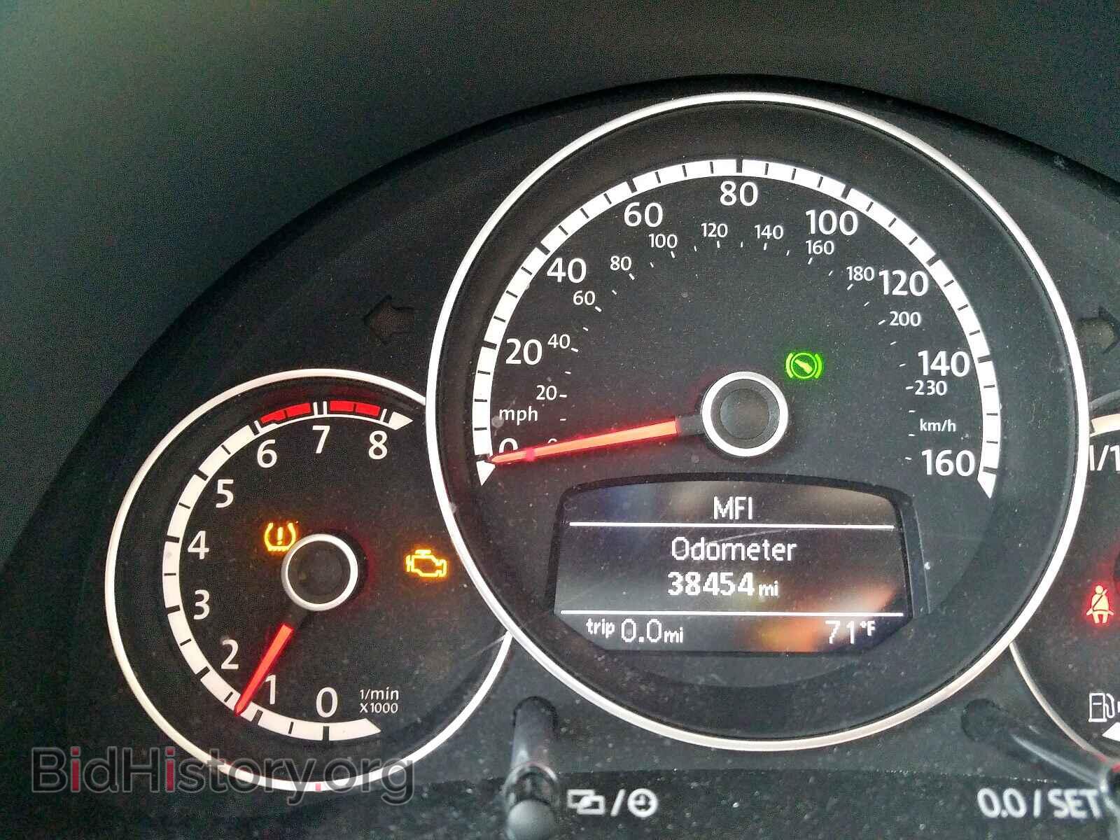 2014 VOLKSWAGEN BEETLE - VIN: 3VWVS7AT0EM621273 - Фото 8