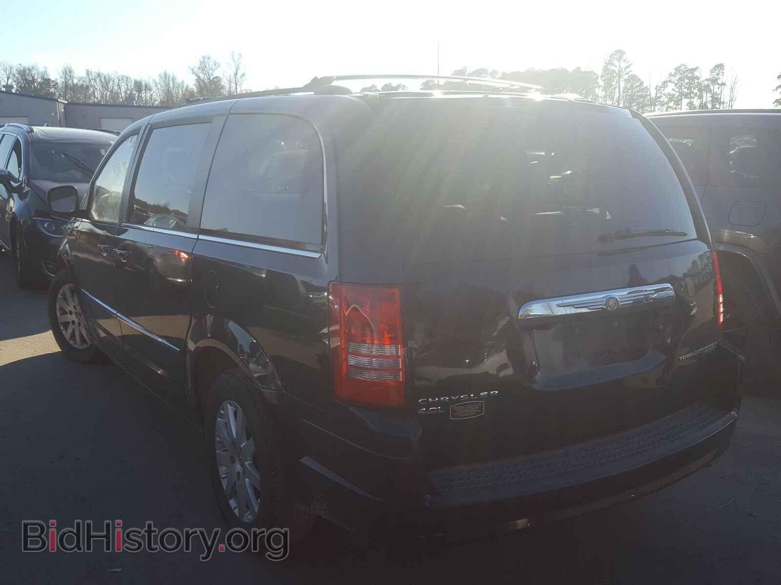 2010 CHRYSLER MINIVAN - VIN: 2A4RR8DX5AR439019 - Фото 3