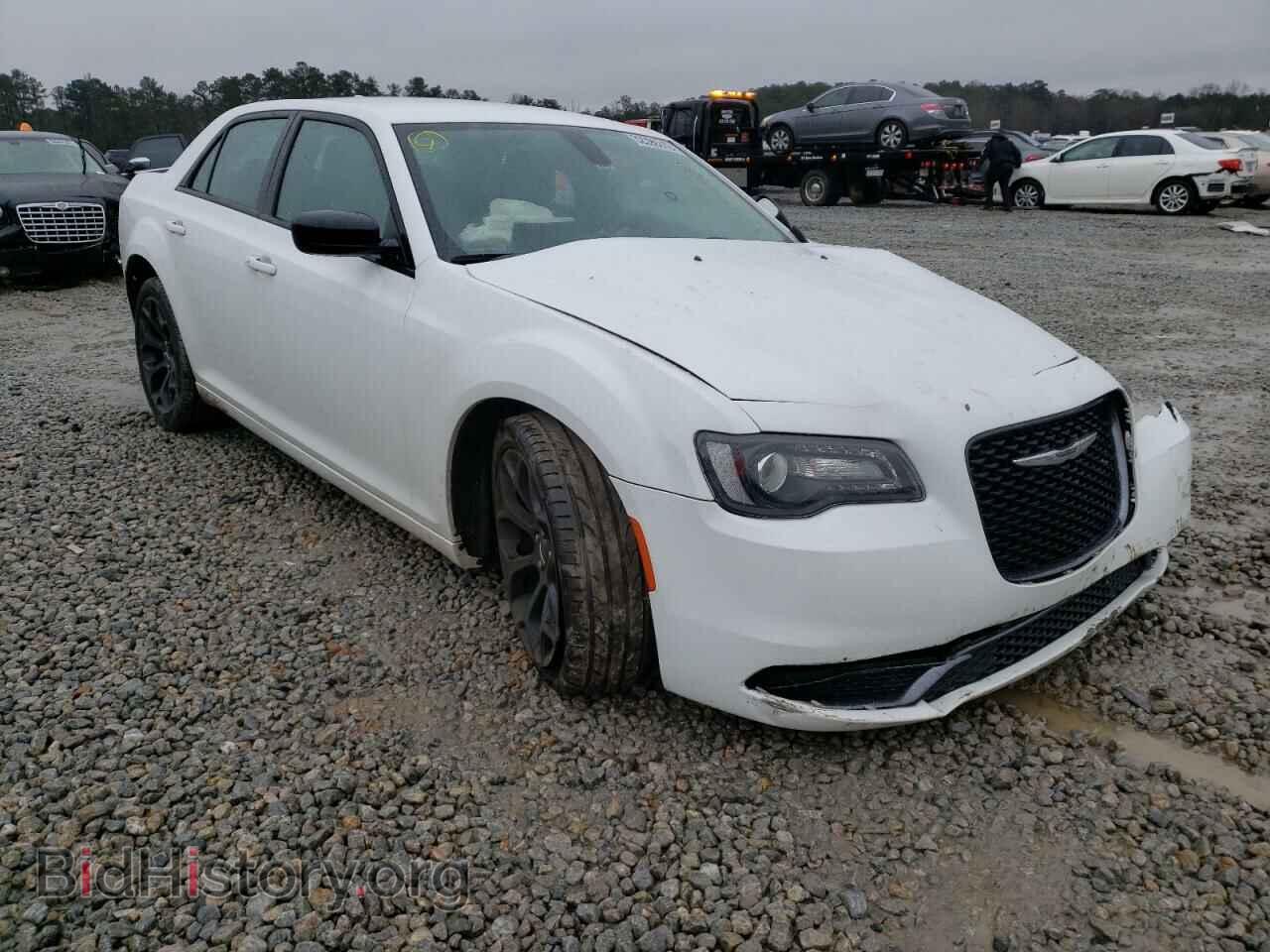 Фотография 2C3CCAAG8KH589968 - CHRYSLER 300 2019