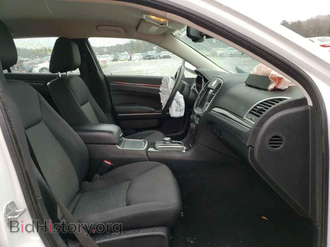 2019 CHRYSLER 300 - VIN: 2C3CCAAG8KH589968 - Фото 5
