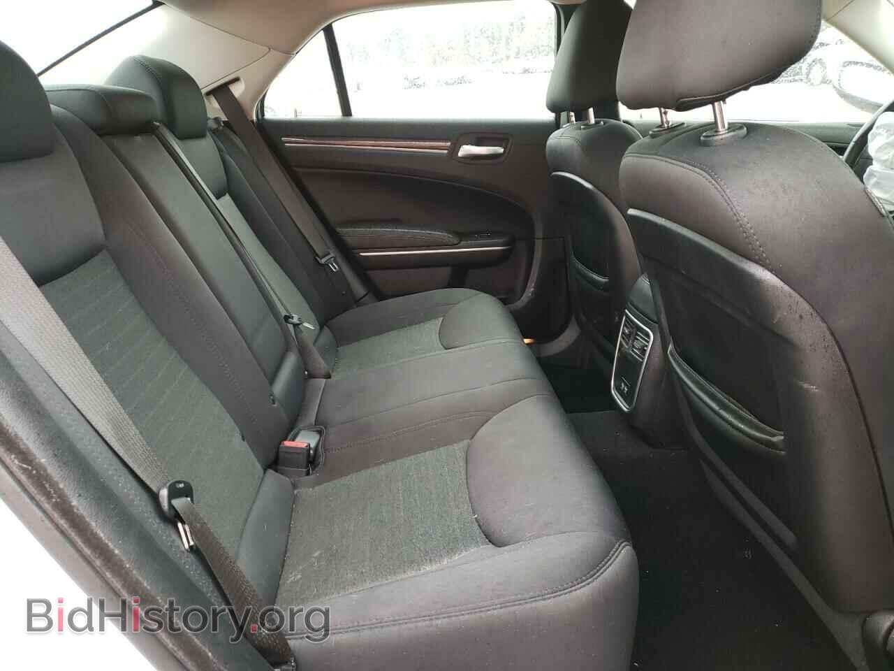 2019 CHRYSLER 300 - VIN: 2C3CCAAG8KH589968 - Фото 6