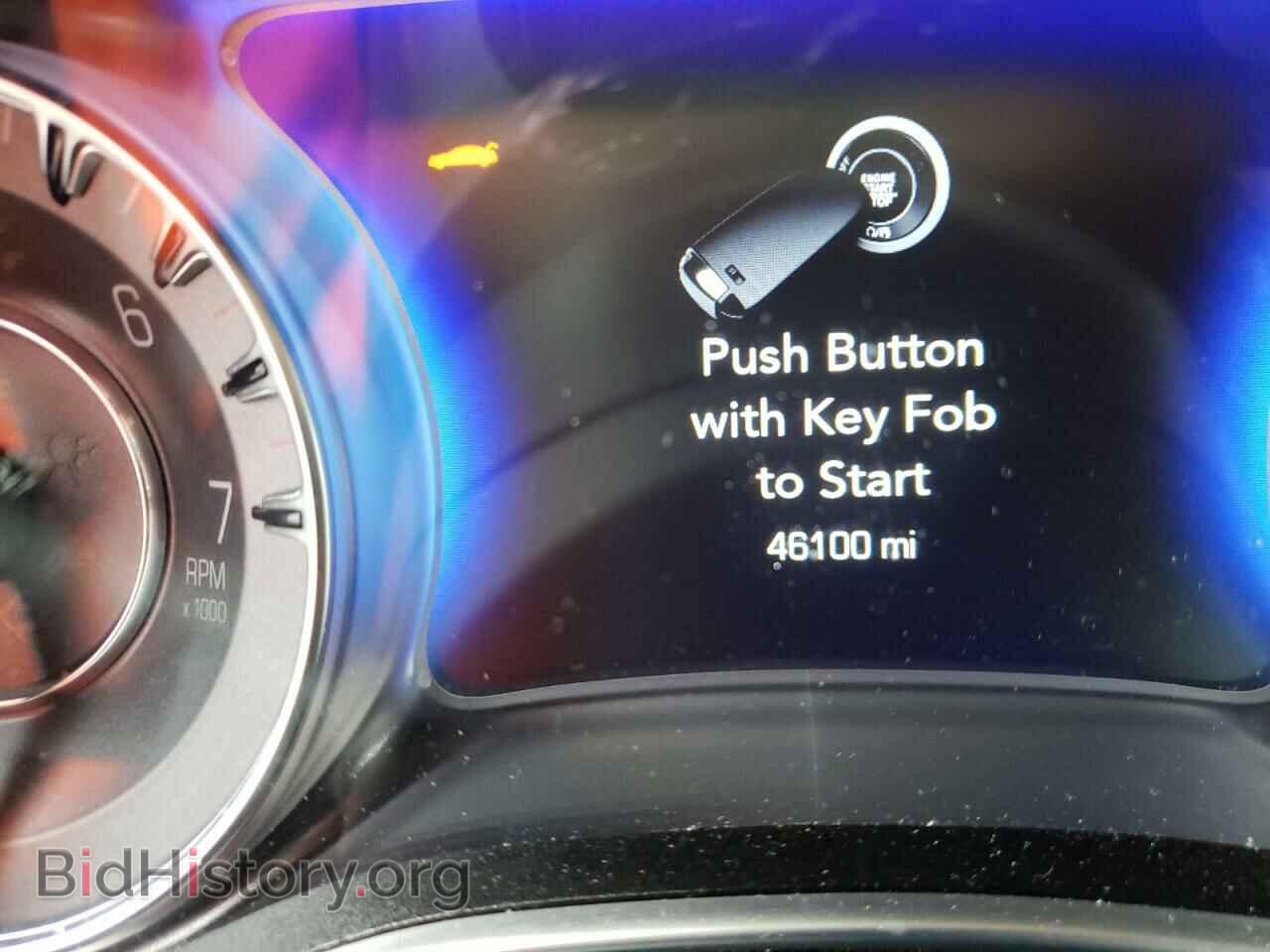 2019 CHRYSLER 300 - VIN: 2C3CCAAG8KH589968 - Фото 8