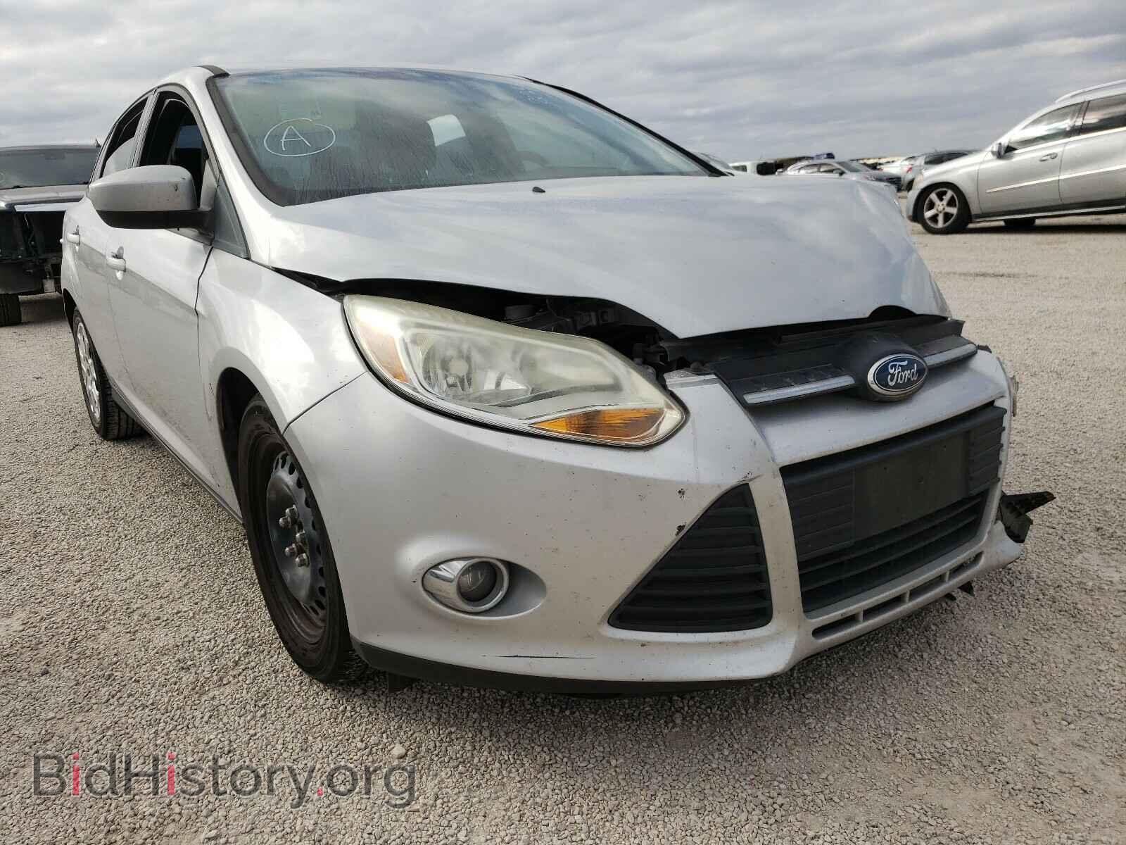 Photo 1FAHP3F26CL207638 - FORD FOCUS 2012