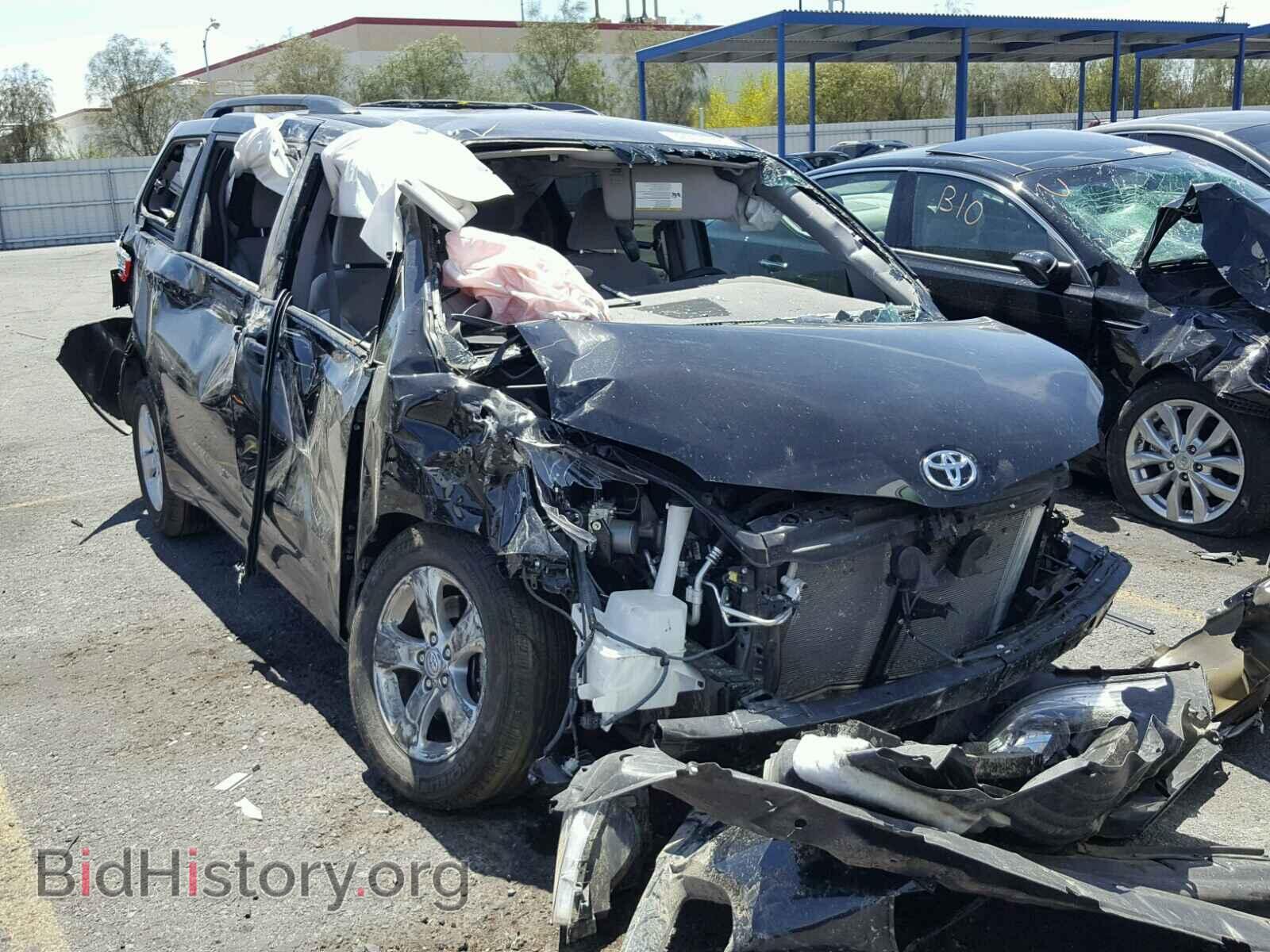 Фотография 5TDKZ3DC6HS821732 - TOYOTA SIENNA LE 2017
