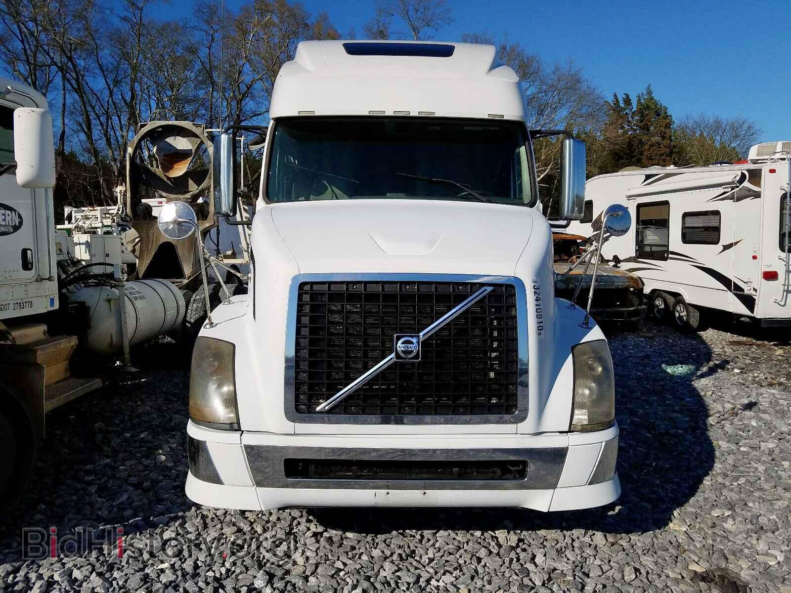 2012 VOLVO VN - VIN: 4V4NC9EH4CN553830 - Фото 7