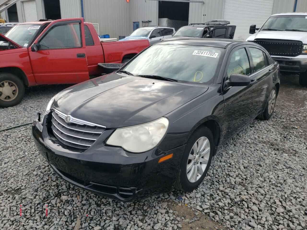 2010 CHRYSLER SEBRING - VIN: 1C3CC5FB9AN233930 - Фото 2