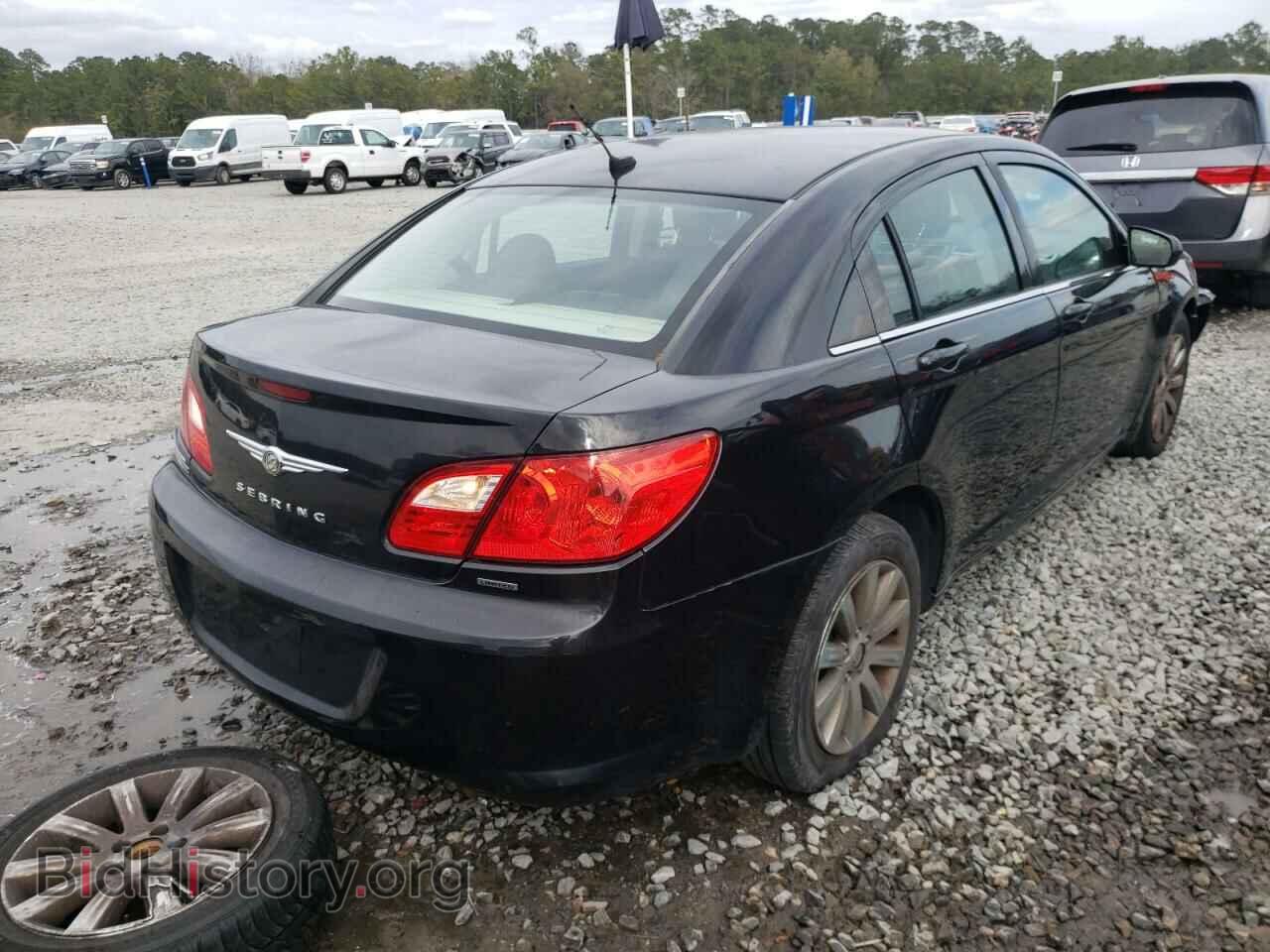 2010 CHRYSLER SEBRING - VIN: 1C3CC5FB9AN233930 - Фото 4