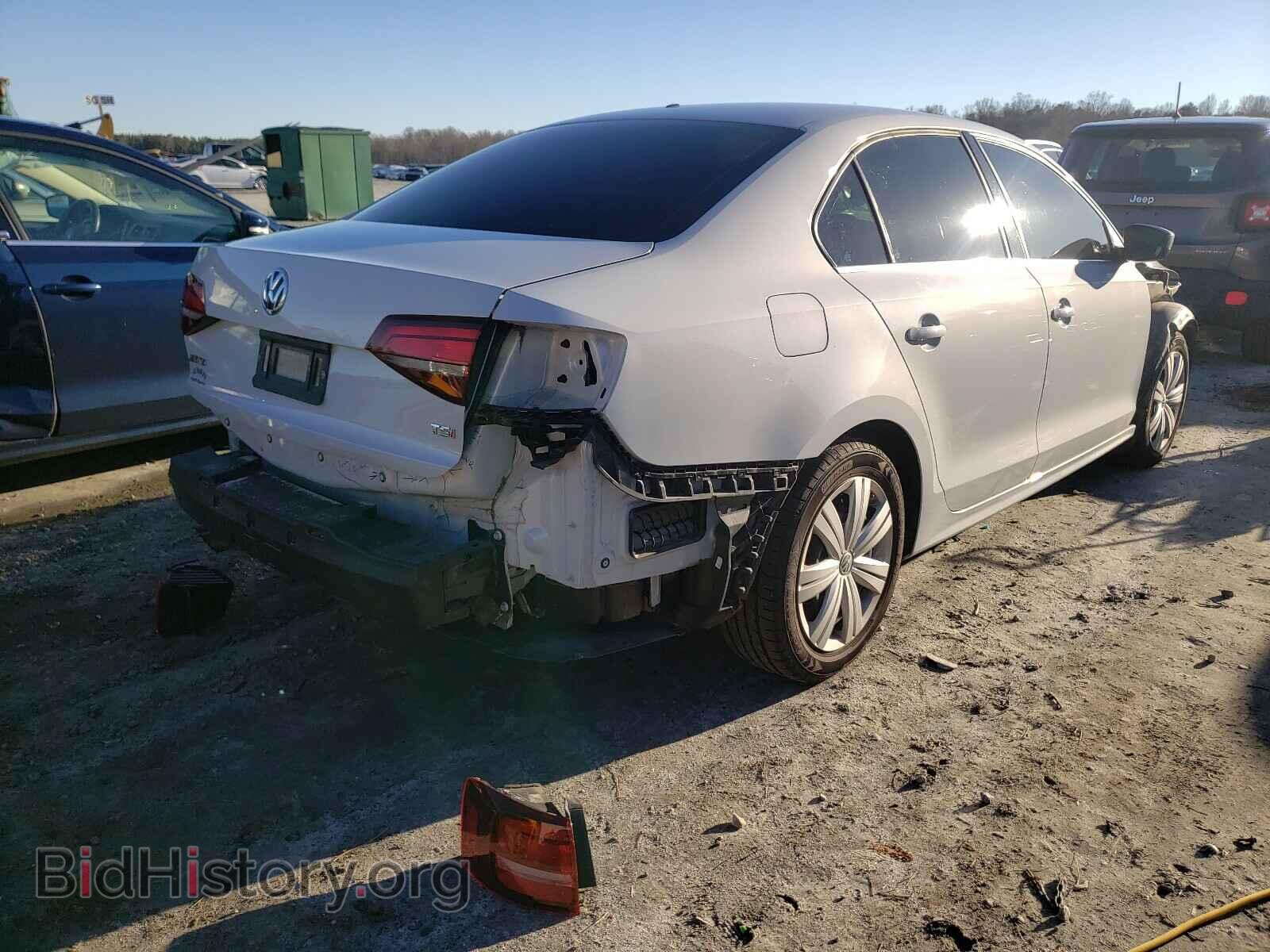 2017 VOLKSWAGEN JETTA - VIN: 3VW2B7AJ2HM329033 - Фото 4