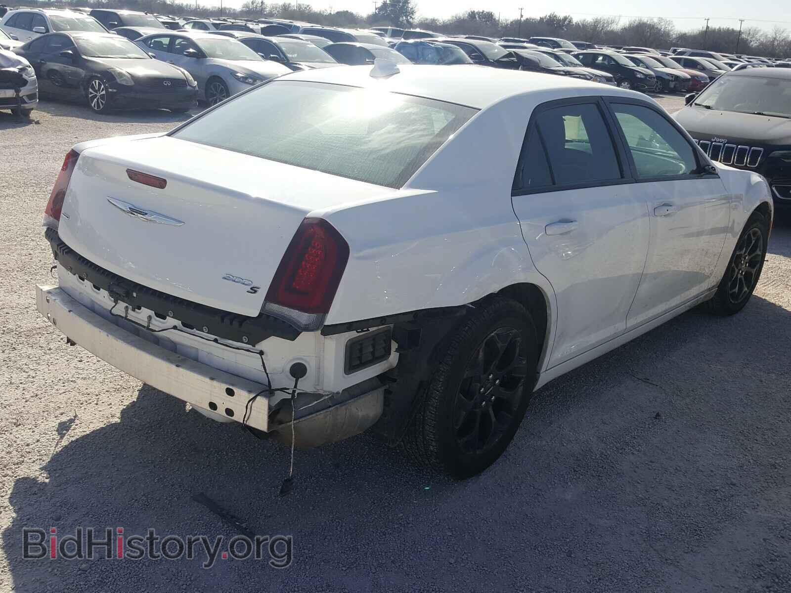 2019 CHRYSLER 300 - VIN: 2C3CCAGG9KH610673 - Фото 4