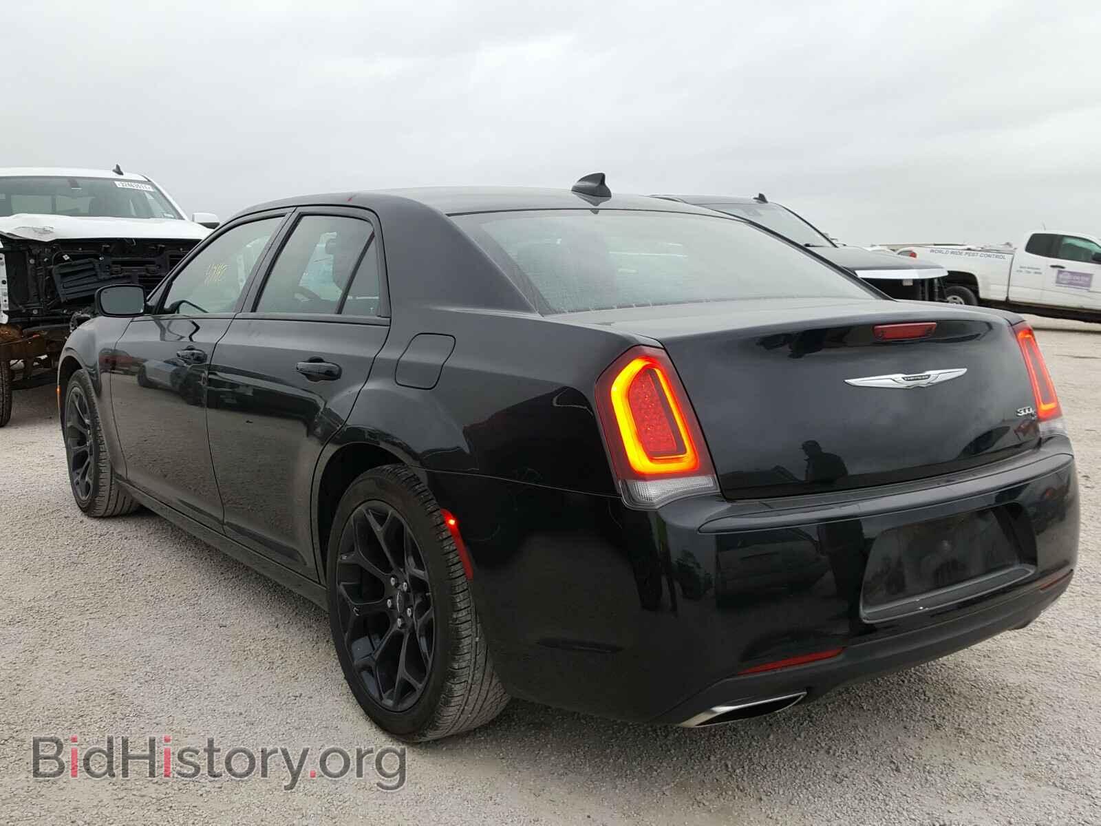 2019 CHRYSLER 300 - VIN: 2C3CCABG0KH661146 - Фото 3