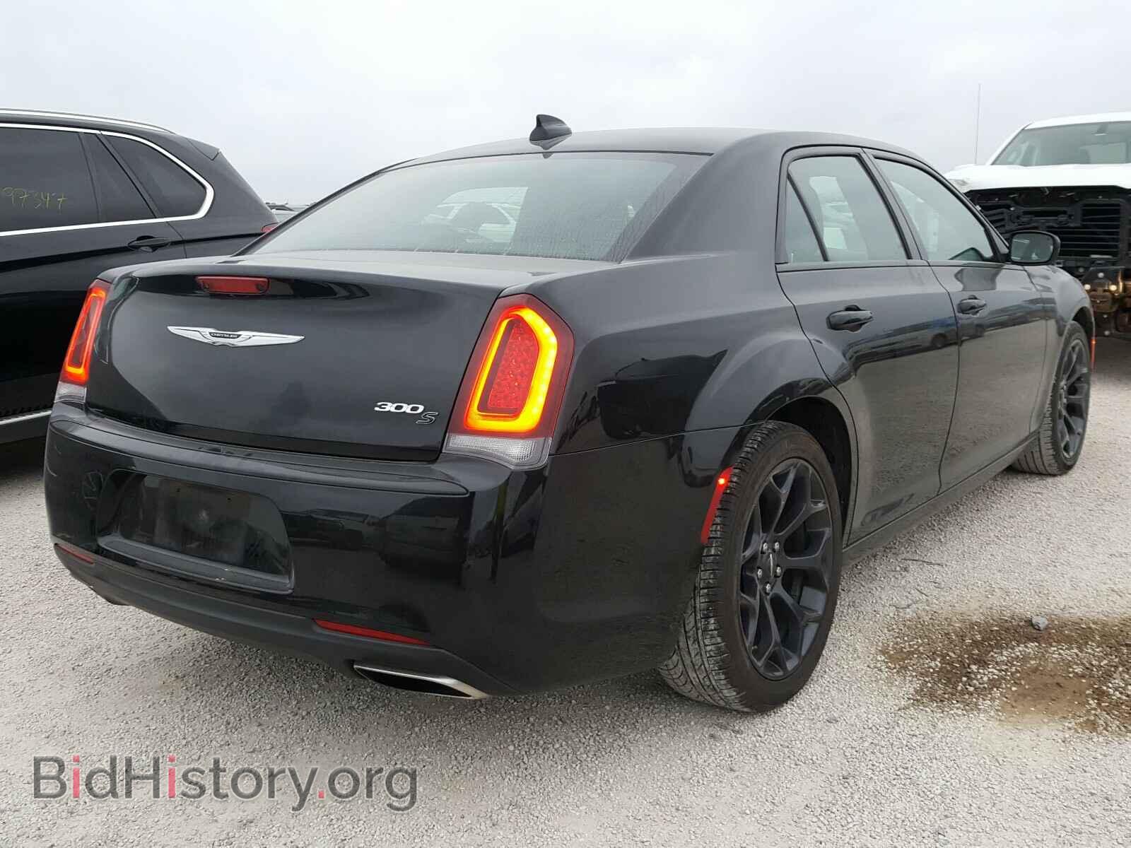 2019 CHRYSLER 300 - VIN: 2C3CCABG0KH661146 - Фото 4