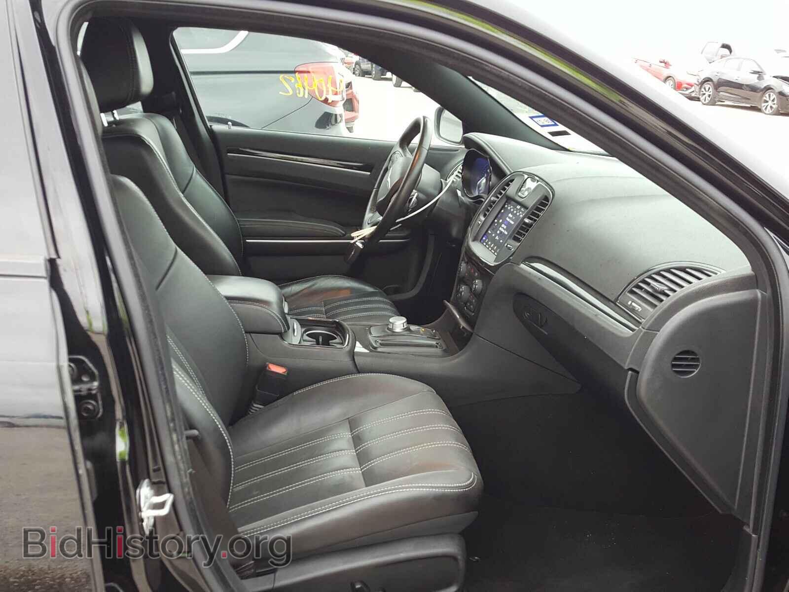 2019 CHRYSLER 300 - VIN: 2C3CCABG0KH661146 - Фото 5