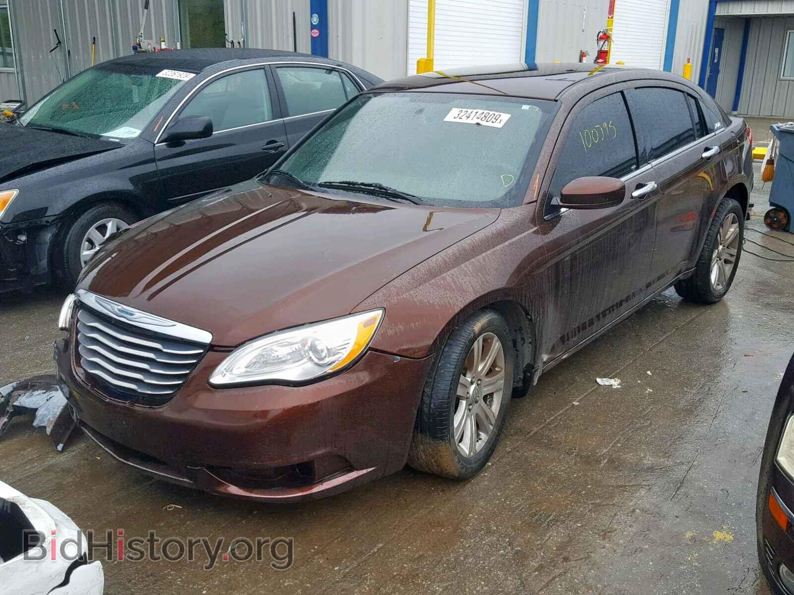 2013 CHRYSLER 200 - VIN: 1C3CCBAB3DN648266 - Photo 2