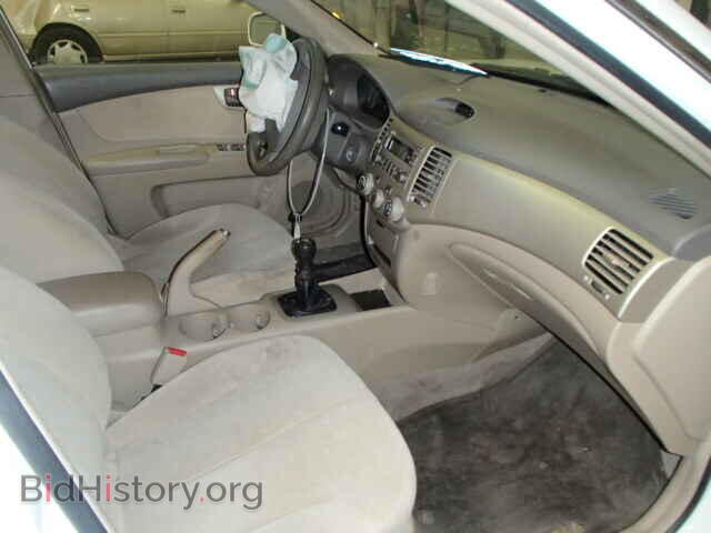 2007 KIA OPTIMA - VIN: KNAGE123175101975 - Фото 5