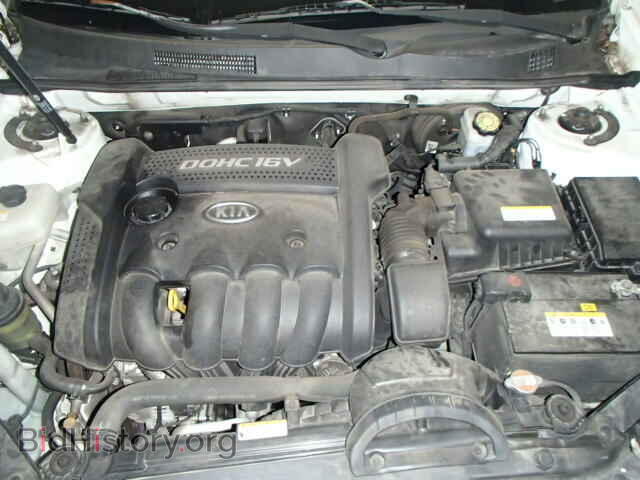 2007 KIA OPTIMA - VIN: KNAGE123175101975 - Фото 7