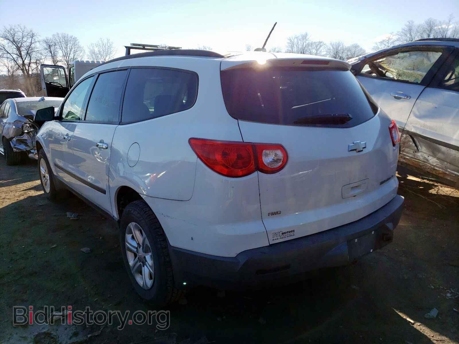 2010 CHEVROLET TRAVERSE - VIN: 1GNLVEED2AS127983 - Фото 3