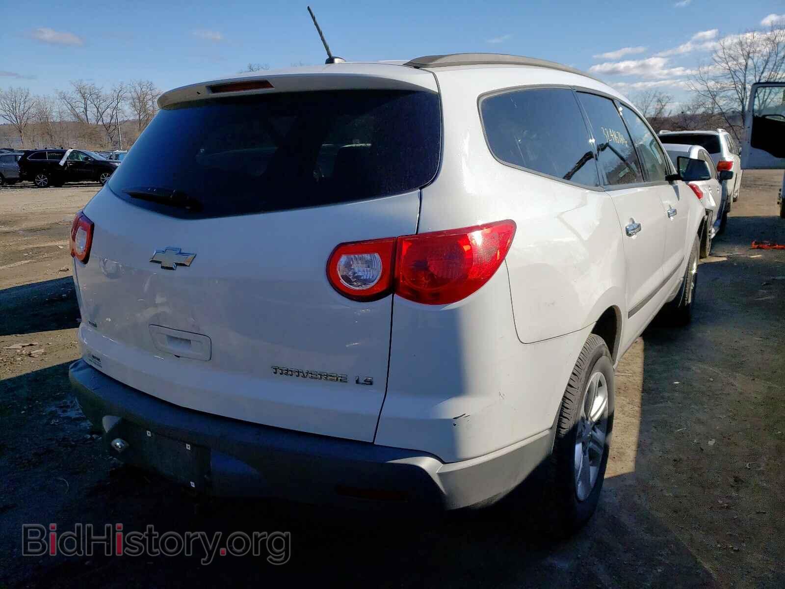 2010 CHEVROLET TRAVERSE - VIN: 1GNLVEED2AS127983 - Фото 4