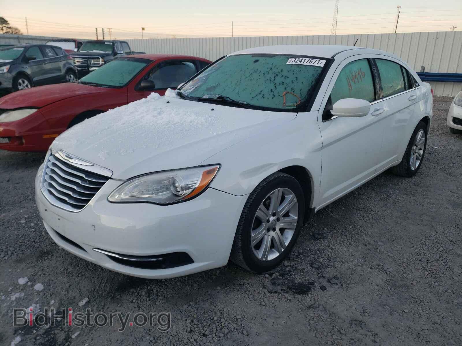 2013 CHRYSLER 200 - VIN: 1C3CCBAB5DN705762 - Photo 2