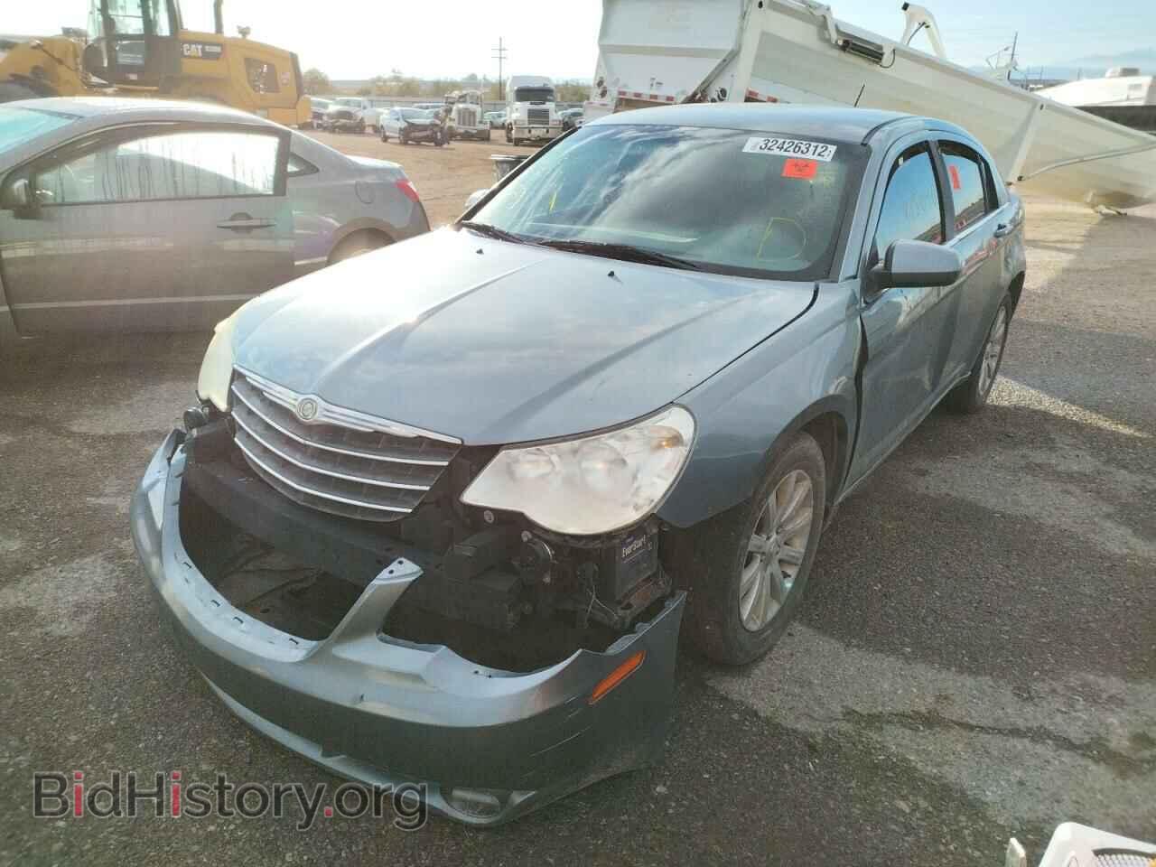 2010 CHRYSLER SEBRING - VIN: 1C3CC5FB1AN222341 - Фото 2