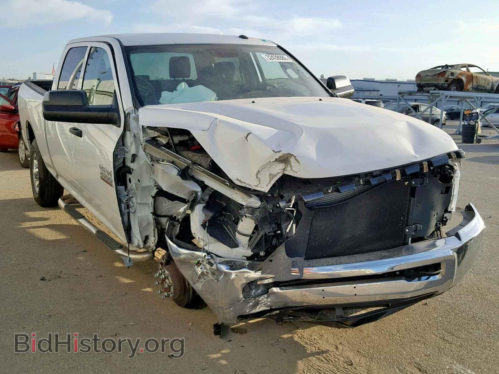 Photo 3C6UR5CL0JG206692 - RAM 2500 ST 2018