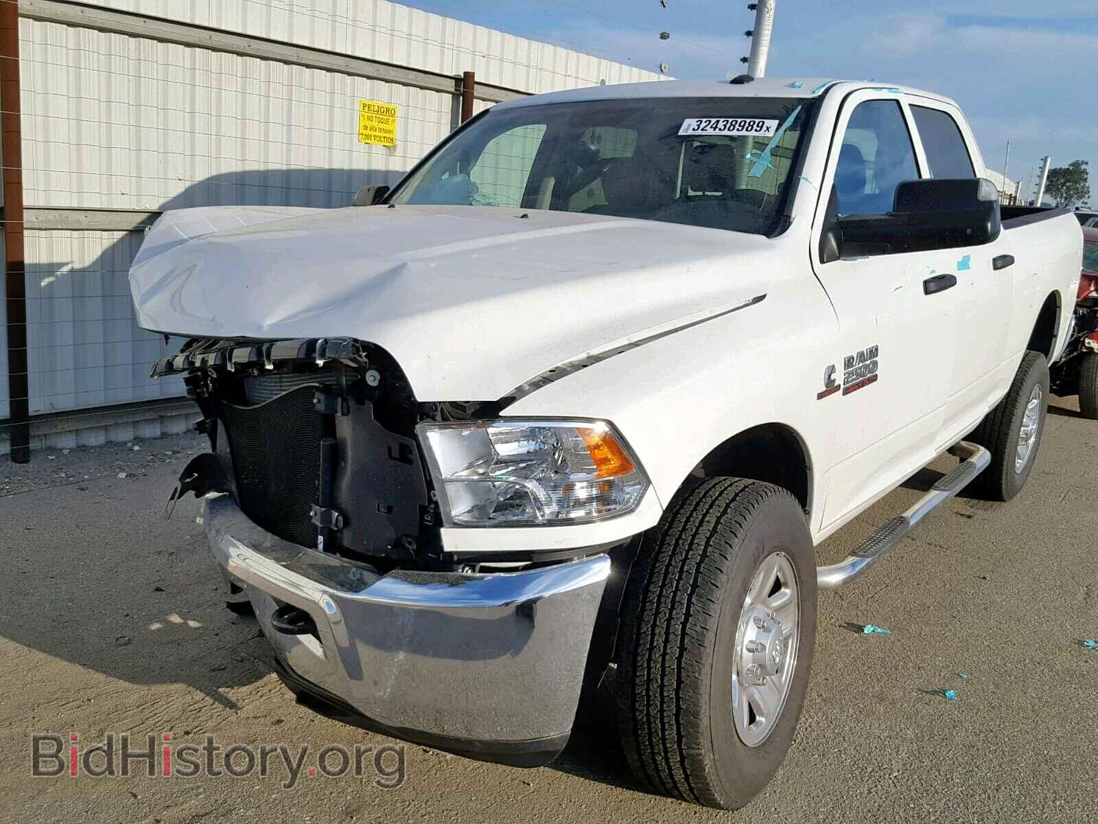 2018 RAM 2500 ST - VIN: 3C6UR5CL0JG206692 - Фото 2