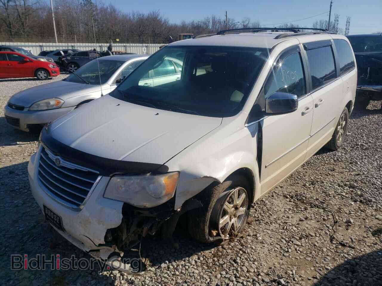 2010 CHRYSLER MINIVAN - VIN: 2A4RR8DX6AR423380 - Фото 2