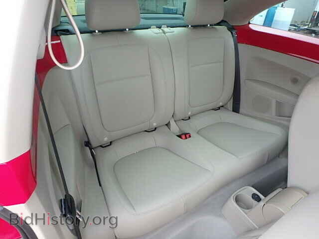2014 VOLKSWAGEN BEETLE - VIN: 3VWJX7AT1EM633268 - Фото 6