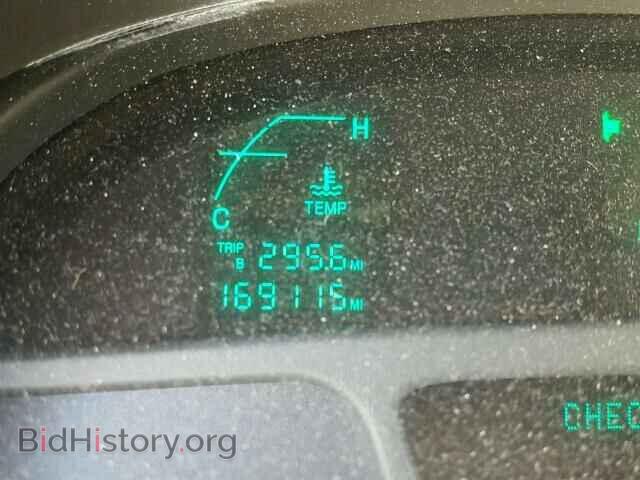 2002 CADILLAC DEVILLE - VIN: 1G6KD54Y92U266609 - Photo 8
