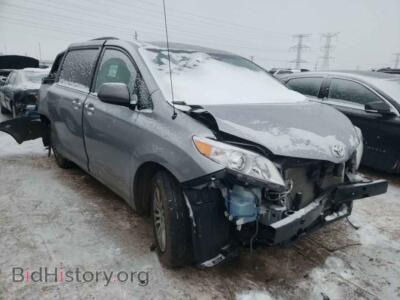 2012 Toyota SIENNA Sienna XLE, silver — VIN 5TDYK3DC1CS249718, Copart
