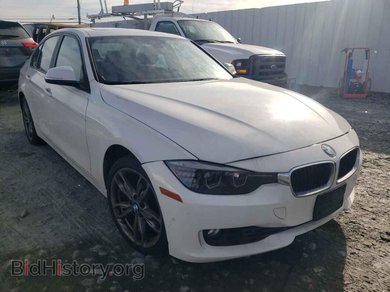 Photo WBA3B5C53DF595762 - BMW 3 SERIES 2013