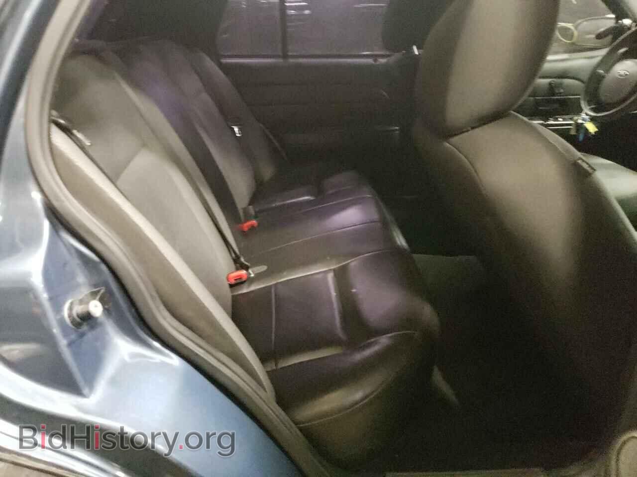 2011 FORD CROWN VIC - VIN: 2FABP7BV8BX123741 - Фото 6