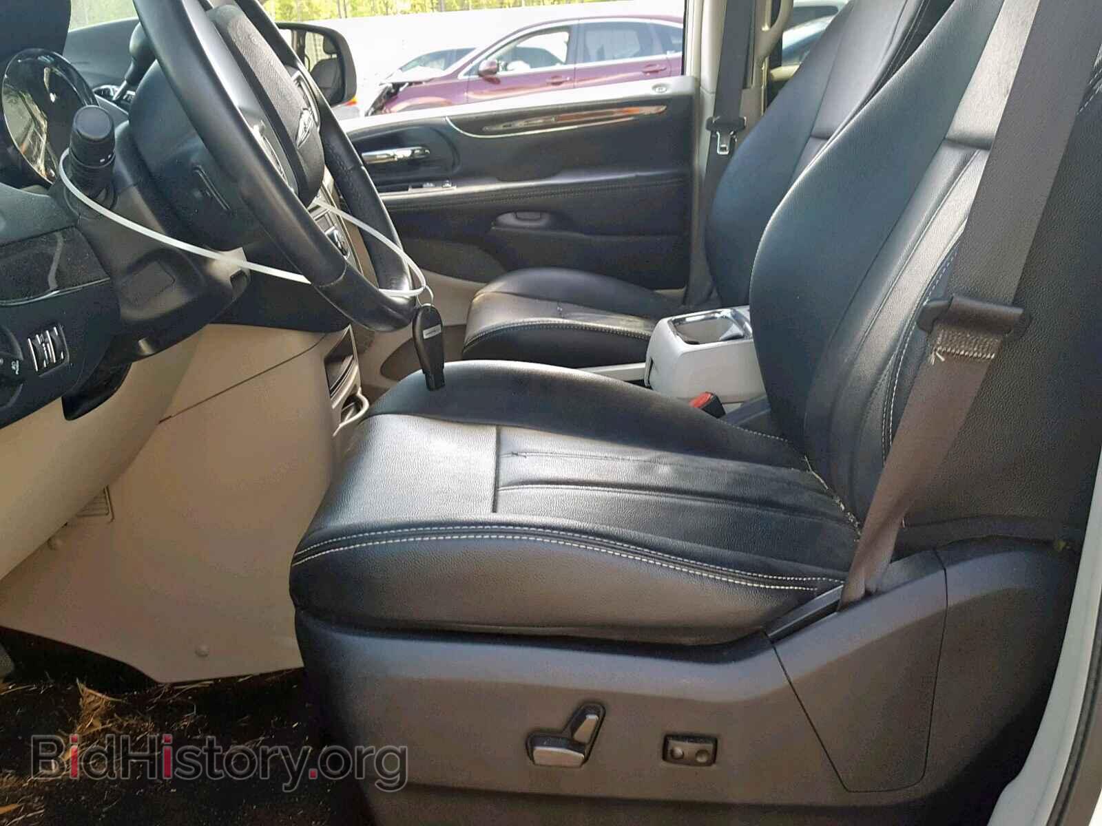 2016 CHRYSLER TOWN & COU - VIN: 2C4RC1BG4GR284165 - Фото 5