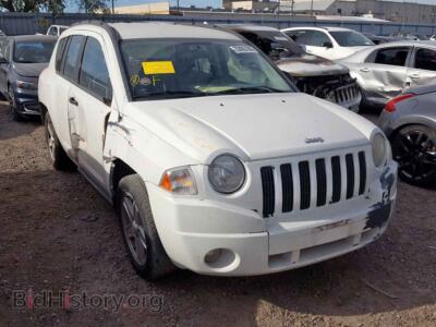 2007 Jeep COMPASS, белый — VIN 1J8FT47017D385997, Copart