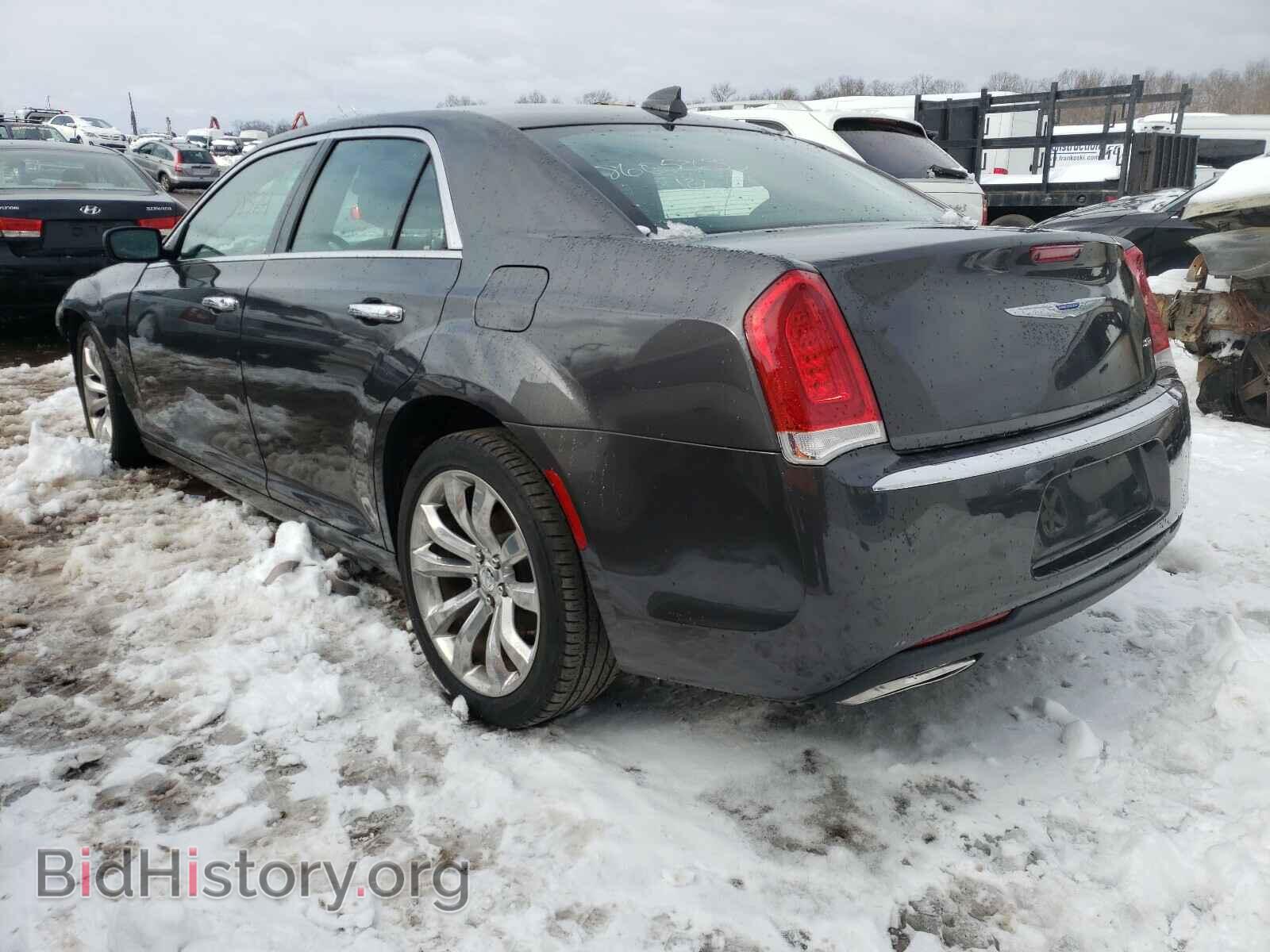 2019 CHRYSLER 300 - VIN: 2C3CCAEG8KH555555 - Фото 3