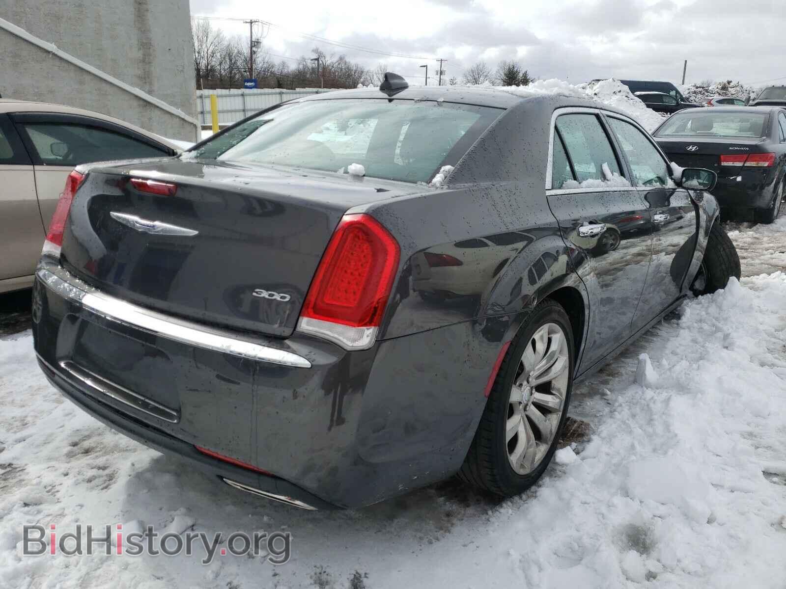 2019 CHRYSLER 300 - VIN: 2C3CCAEG8KH555555 - Фото 4