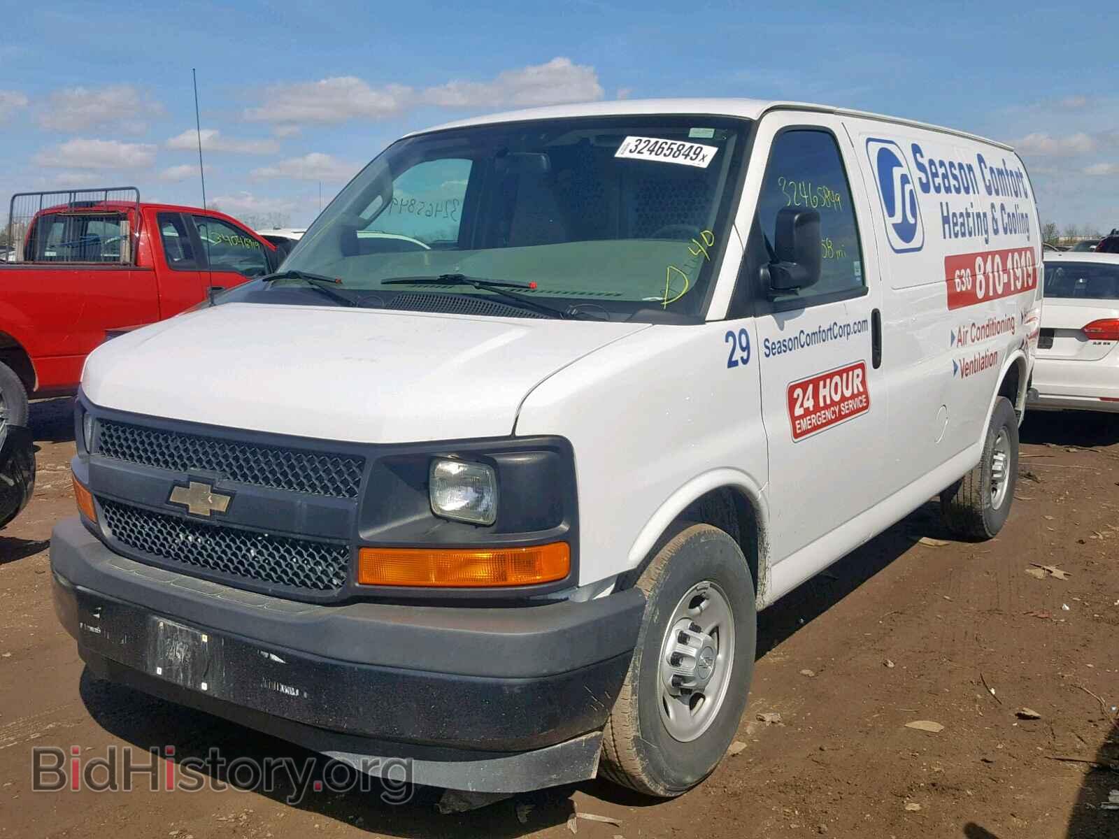 2017 CHEVROLET EXPRESS - VIN: 1GCWGAFF7H1110668 - Фото 2