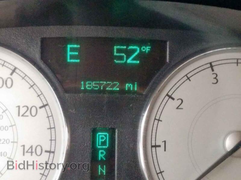 2005 Chrysler 300 (VIN 2C3AA63H05H523032) — photo 8 of 10