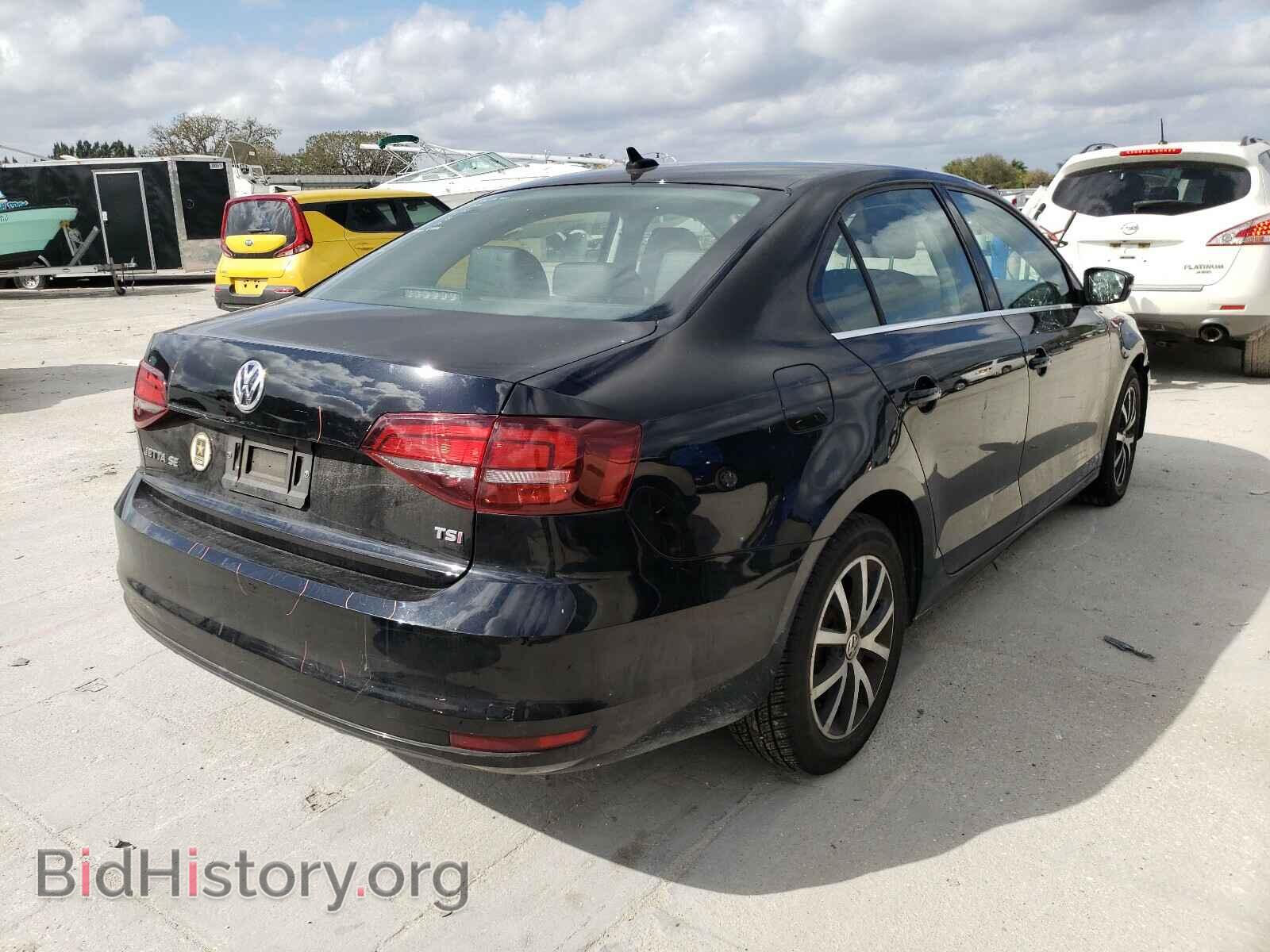 2017 VOLKSWAGEN JETTA - VIN: 3VWDB7AJ3HM263696 - Photo 4