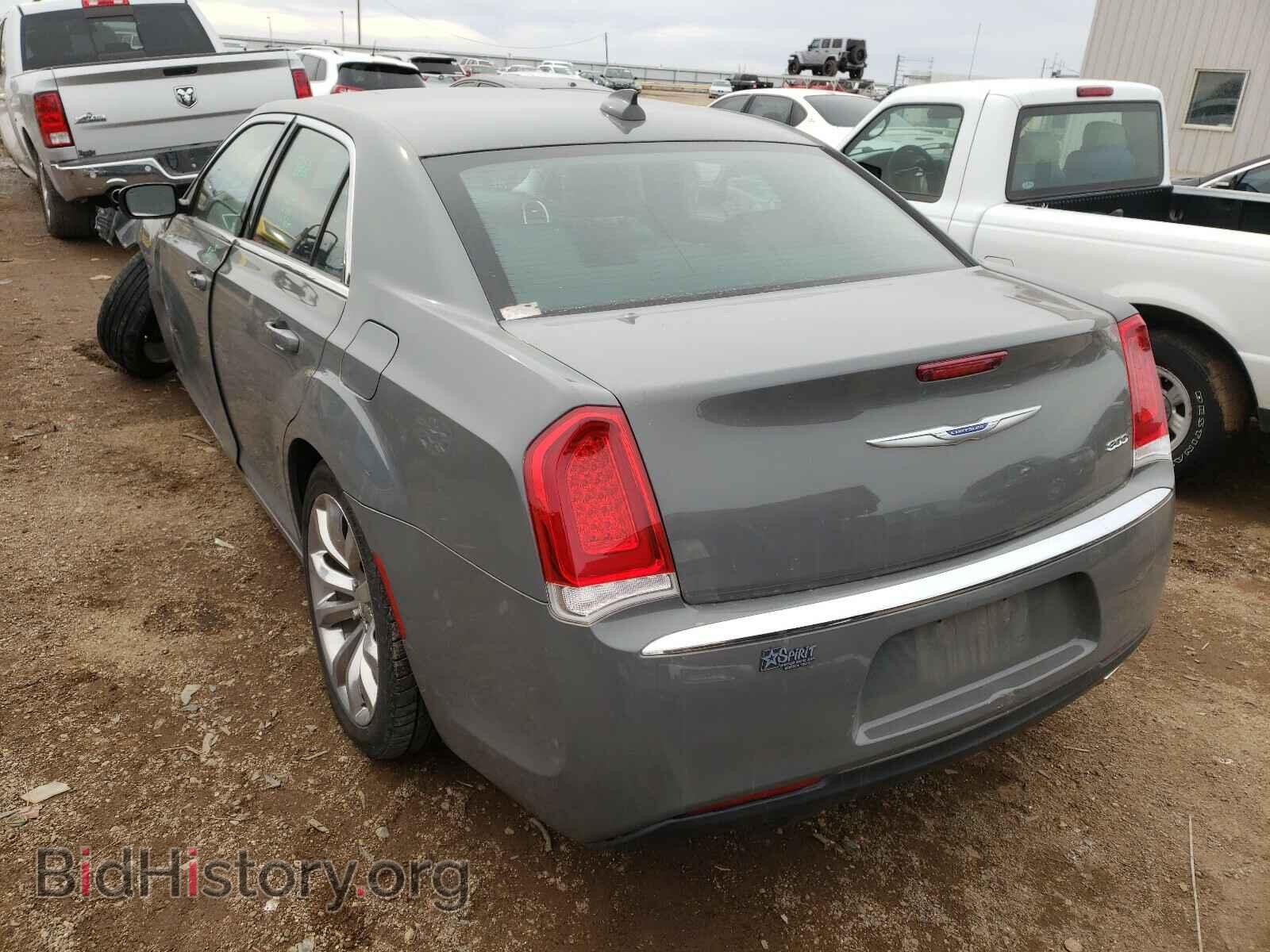 2019 CHRYSLER 300 - VIN: 2C3CCAAG7KH542480 - Фото 3