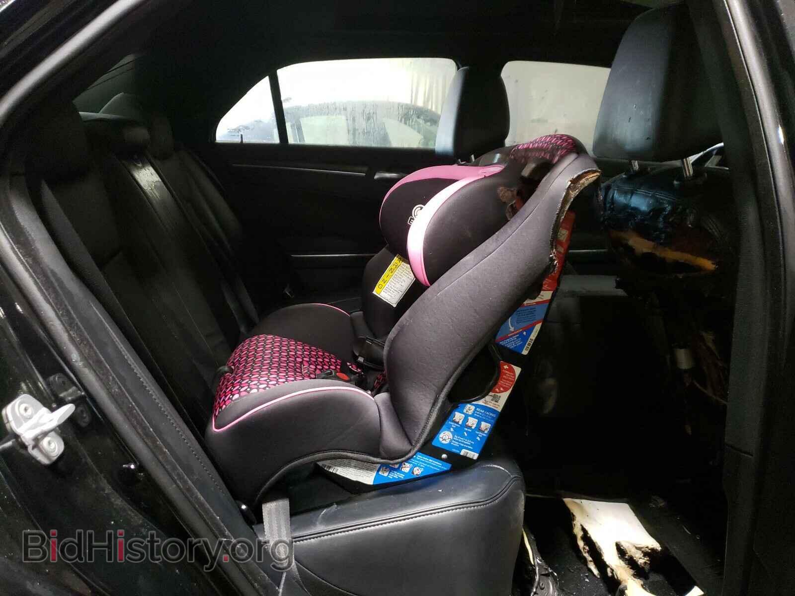 2012 CHRYSLER 300 - VIN: 2C3CCAST1CH263765 - Фото 6