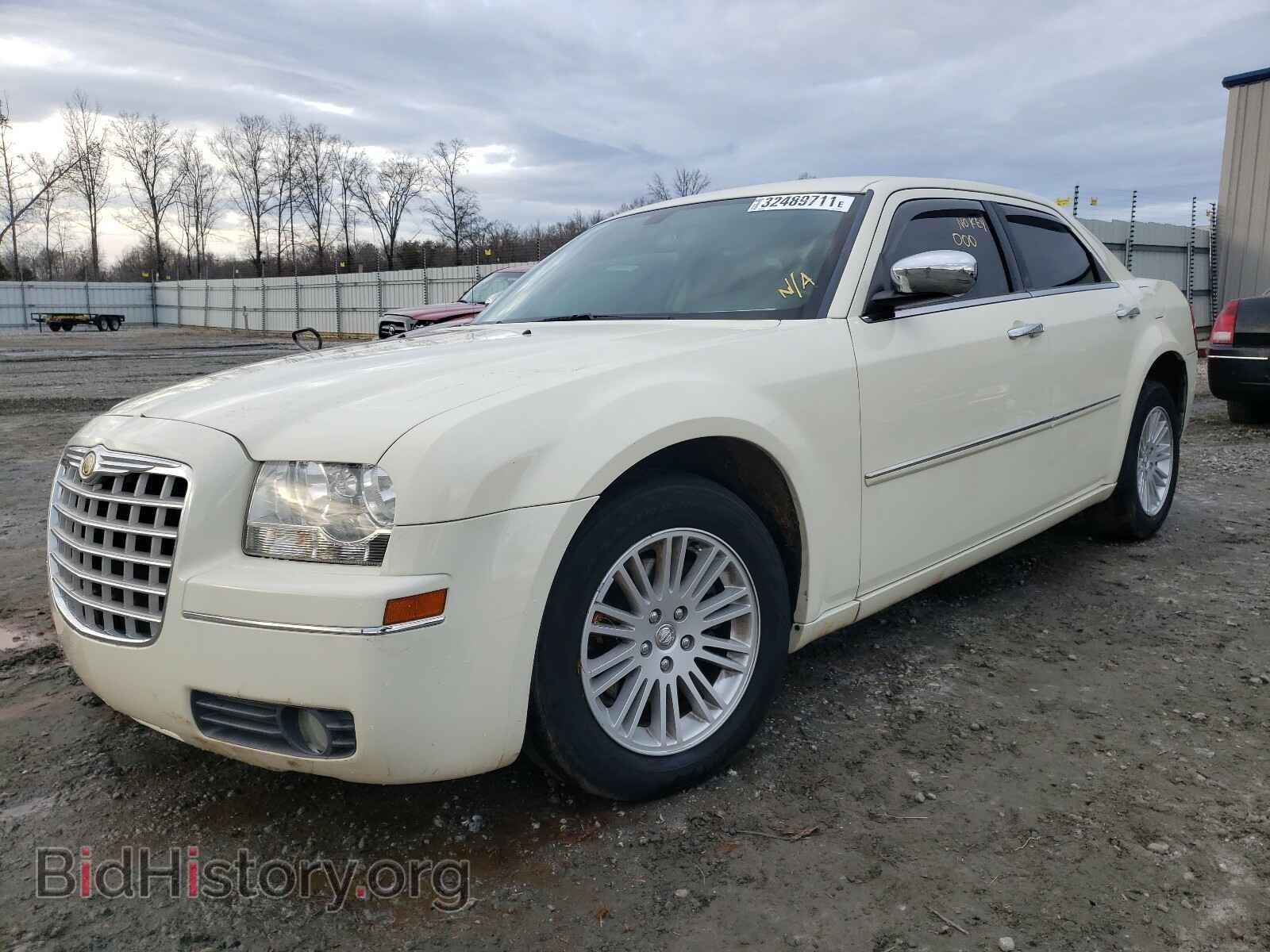 2010 CHRYSLER 300 - VIN: 2C3CA5CV8AH102078 - Фото 2