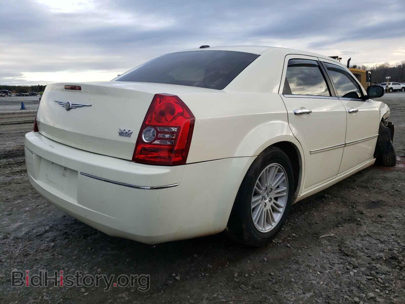 2010 CHRYSLER 300 - VIN: 2C3CA5CV8AH102078 - Фото 4
